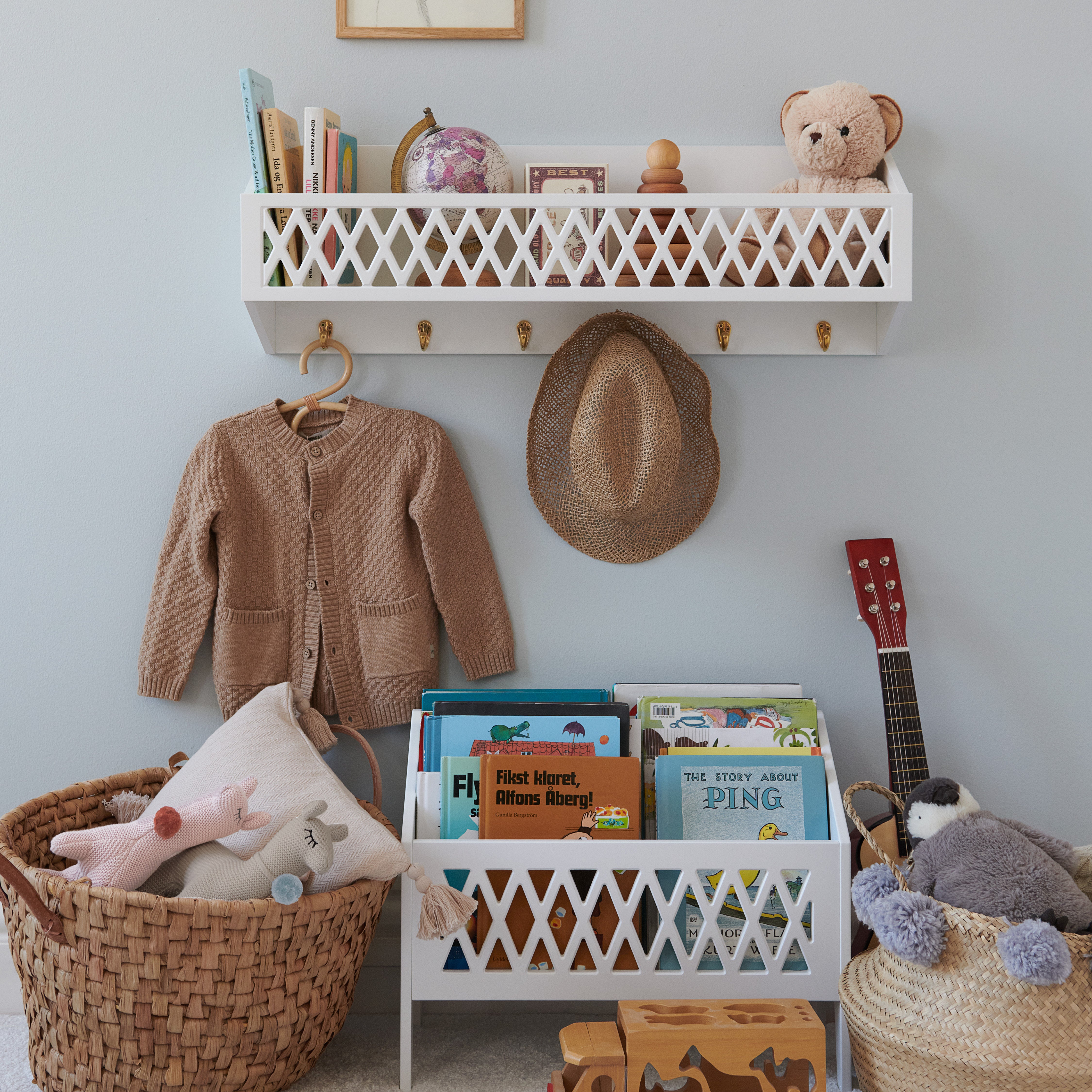 Étagère Harlequin avec crochets, FSC Mixte - Blanc